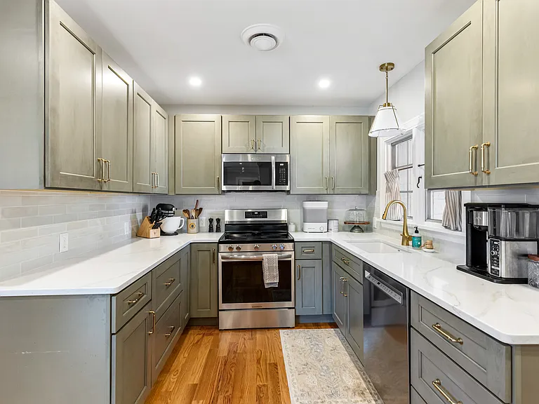 355 Pearse Rd — Photo 12