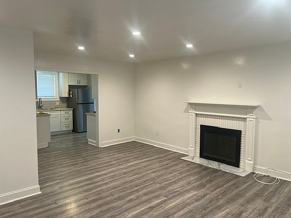 3rd image of 2069 Solano Way
