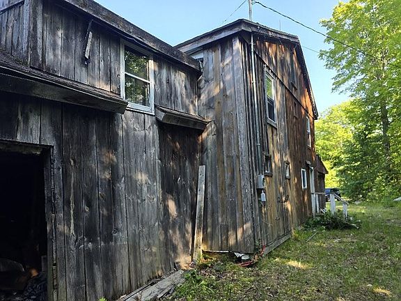4th image of 498 Hartland Road