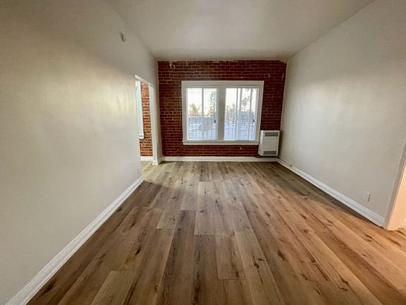 5th image of 516 N Harvard Blvd #107