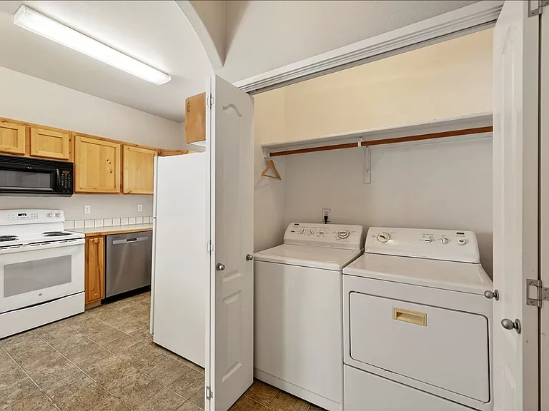 1509 S Euclid Ave — Photo 12