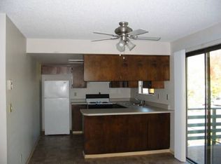 1704 NE Fairview Ave APT C, Grants Pass, OR 97526