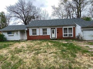 5 Charles Dr, Centralia, IL 62801