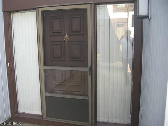 2nd image of 712 Tinkers Ln
