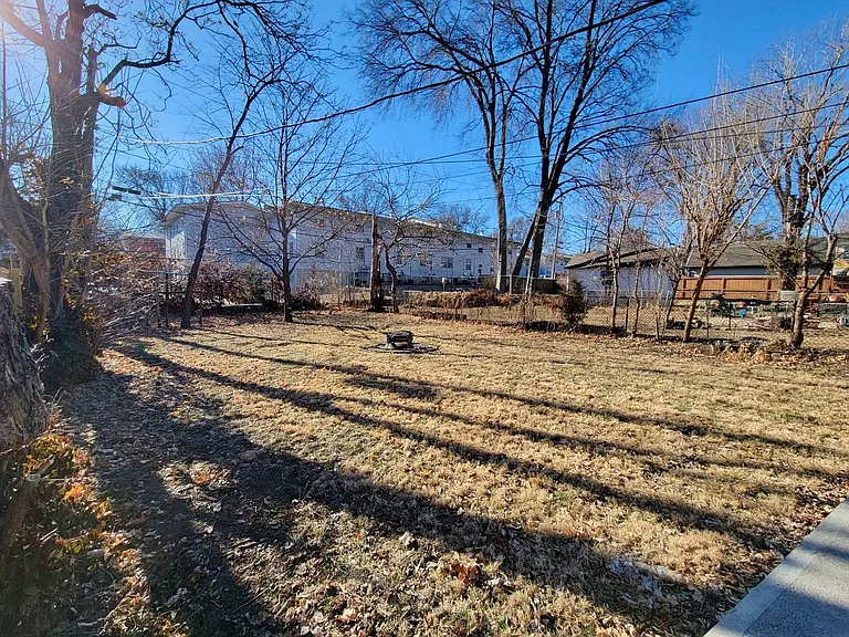 1117 W. 41st Terrace — Photo 13