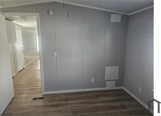 136 Eagle Ave — Photo 10