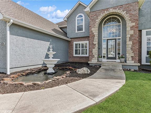 2nd image of 2331 NE Smokey Hill Dr