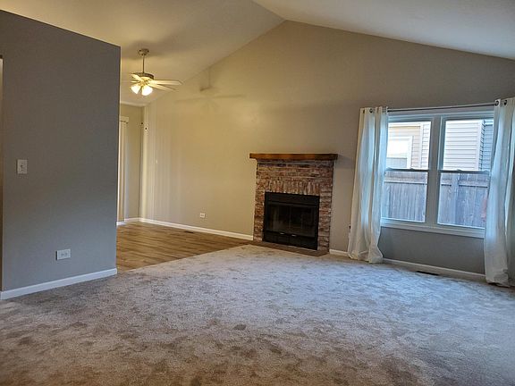 2nd image of 30W001 Kensington Dr