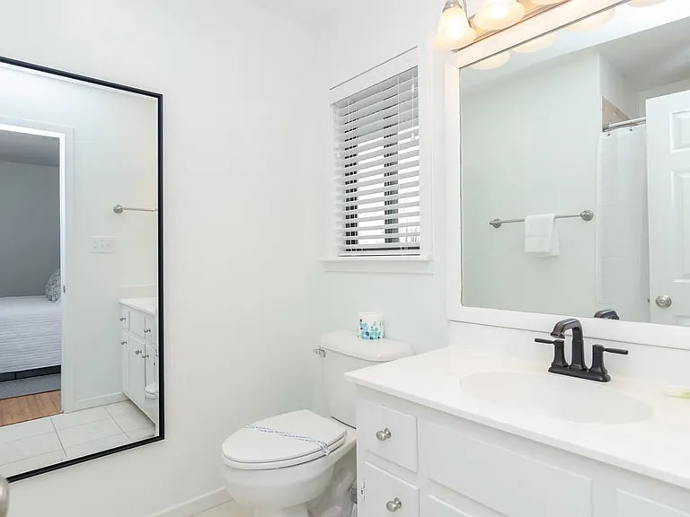9 E Henderson St #A — Photo 12