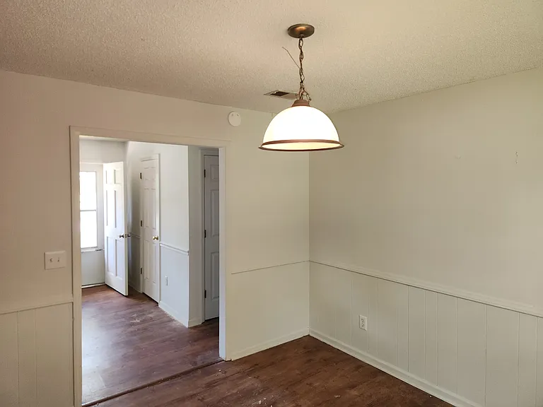 4634 Manchester Dr — Photo 7