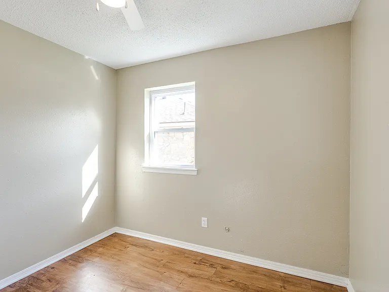 645 Lloyd Ave — Photo 23