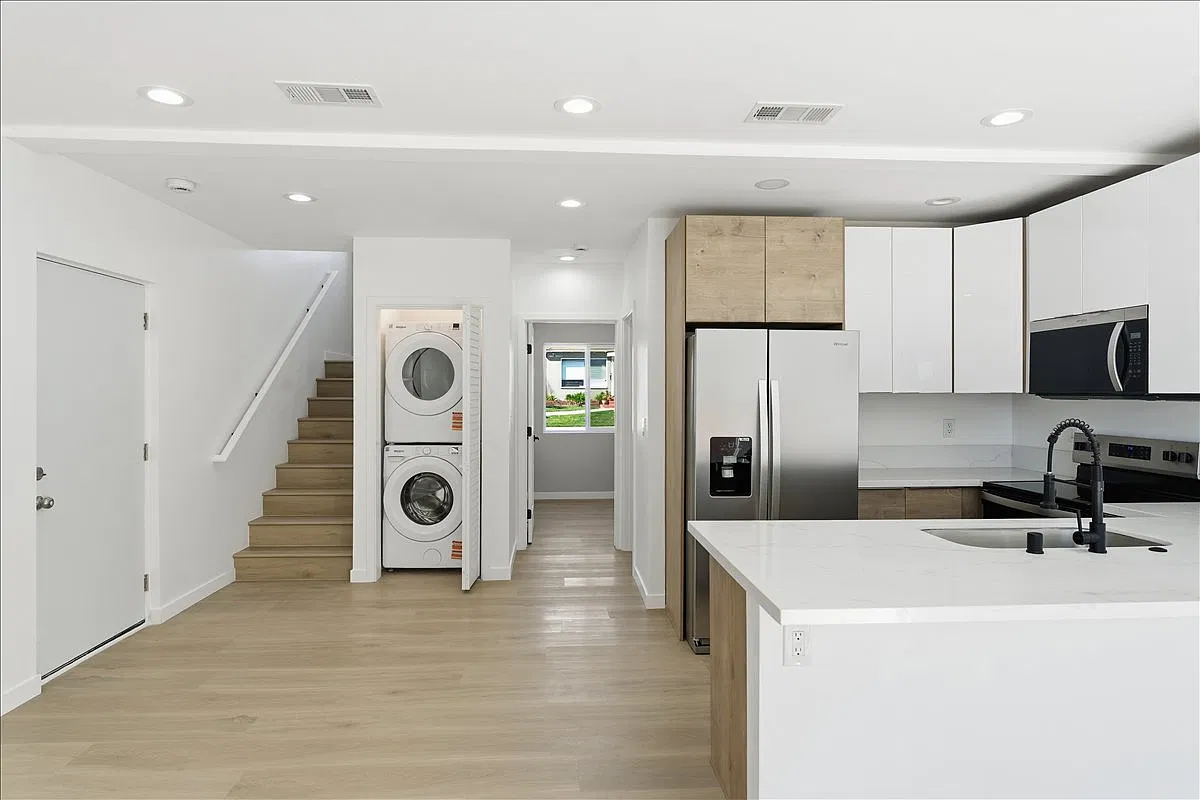 4 bed, 1423 sqft, $6,000 — Photo 3