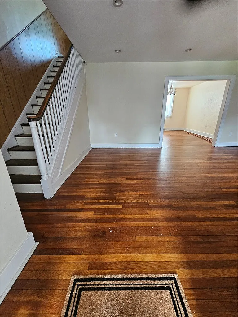 3 bed, 1332 sqft, $1,950 — Photo 2