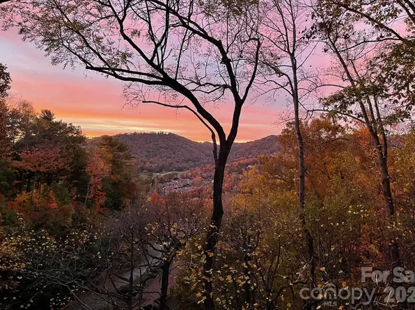 3302 Timber Trl, Asheville, NC 28804