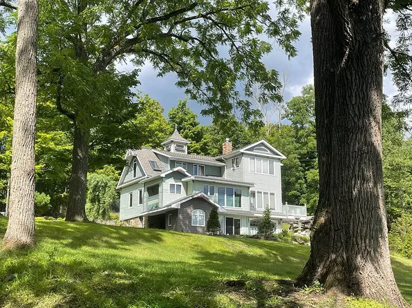 1794 N Cafferty Hill Rd, Endicott, NY 13760