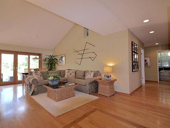 5th image of 2827 E Sierra Dr