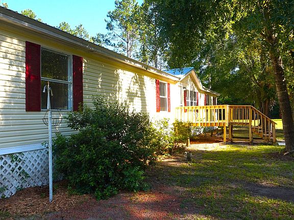 3rd image of 515 NE Jacaranda Ter