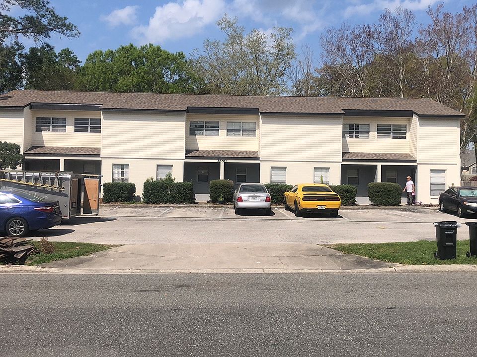 1st image of 2650 SW 38th Pl APT A