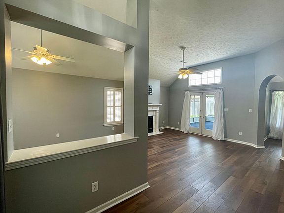 3rd image of 7317 Glencoe Ct