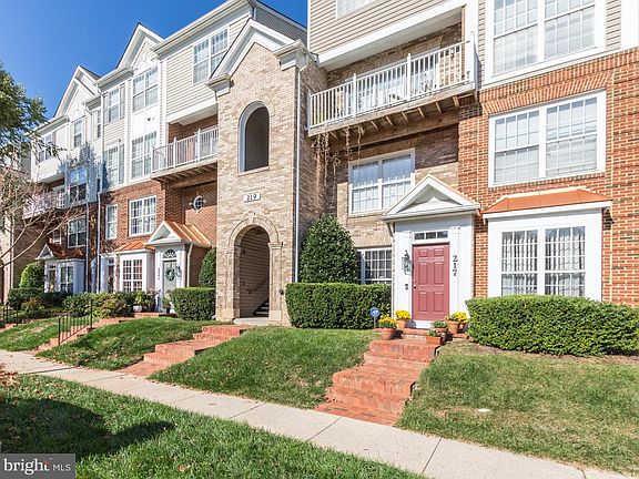 3rd image of 219 Jay Dr Unit 108