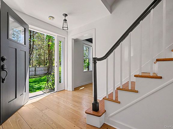 2nd image of 233 Long Ridge Road