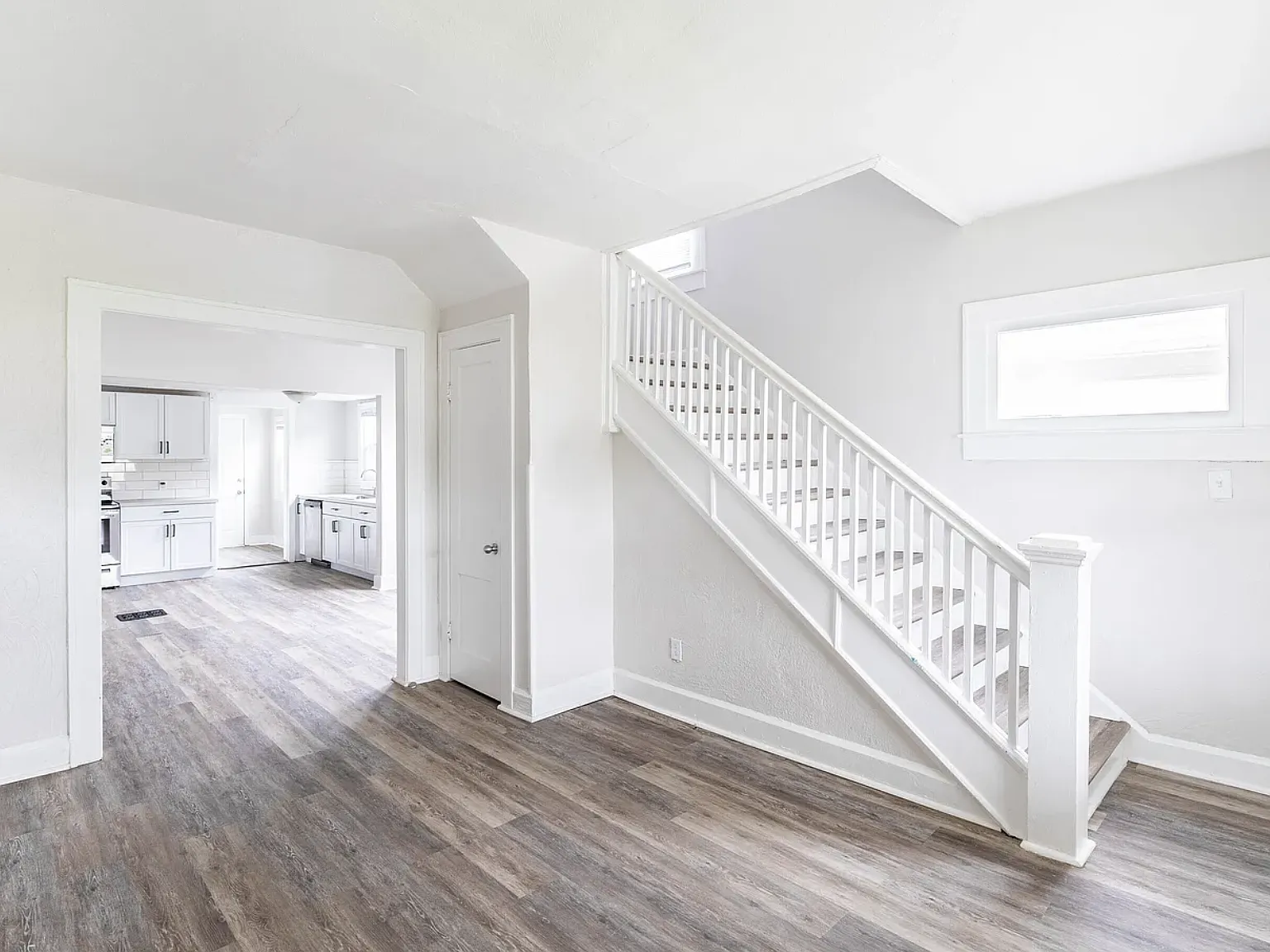 2 bed, 1118 sqft, $1,300 — Photo 2