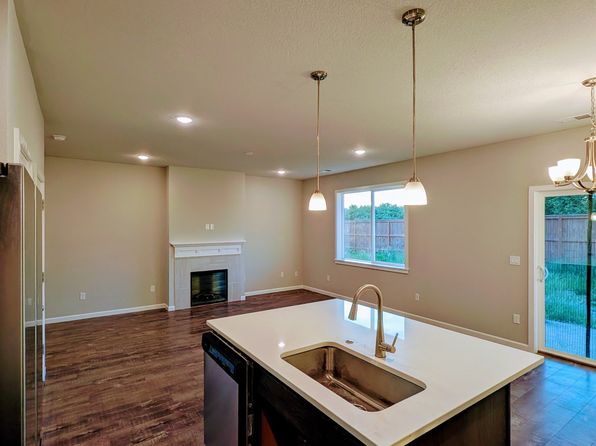 650 N Fir Loop