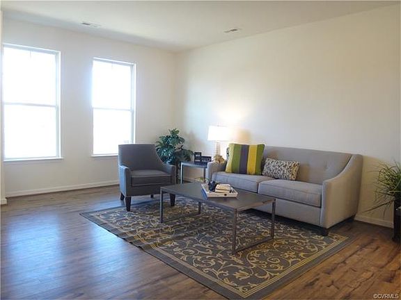 4th image of 8044 Rutland Village Dr #25