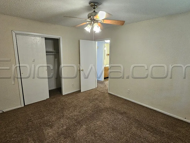 1228 O Avenue Pl NE — Photo 9