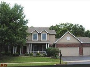 2234 Oak Crest Manor Ln, Ballwin, MO