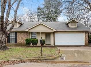 1733 Wurzburg Dr, Fort Worth, TX 76134