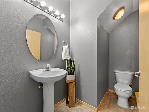 4th image of 9815 184th Street E #31