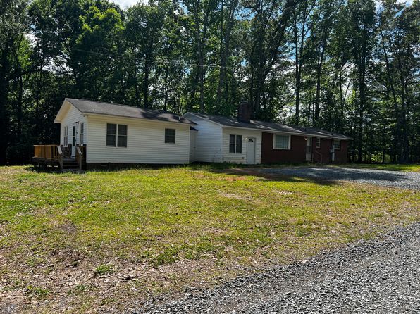 12848 Farm Pond Ln