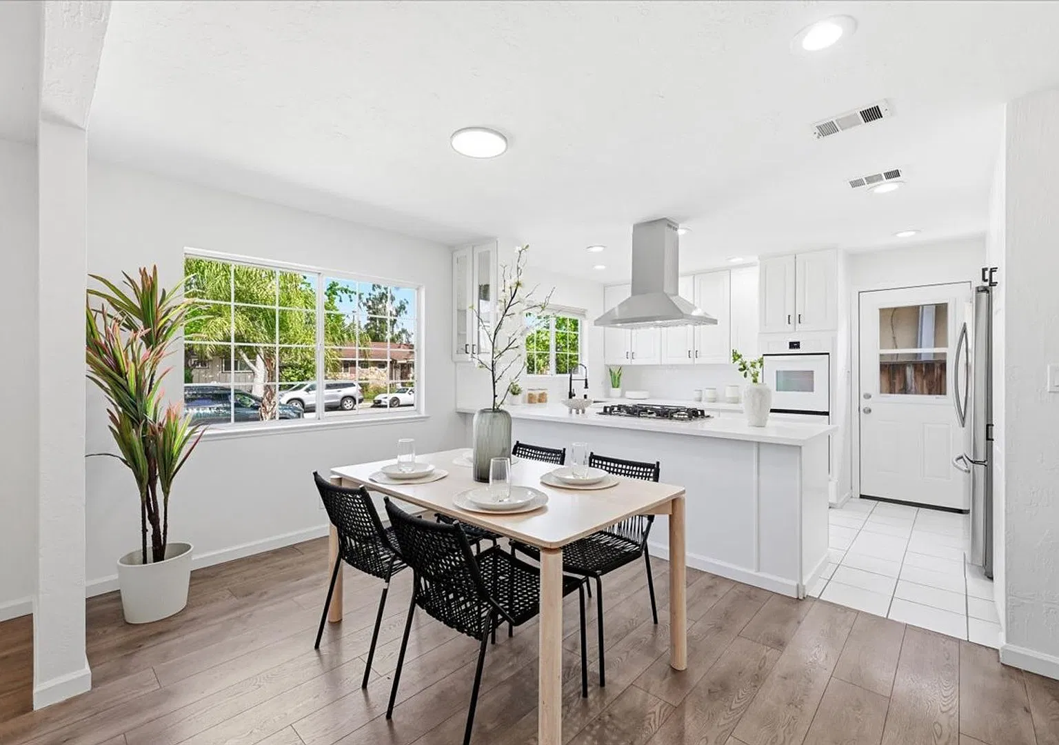 Updated 3BD Cambrian Home | Remodeled Kitchen & Baths | Near Oster Elementary — Photo 3