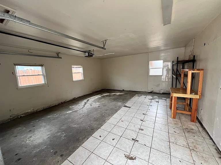 22887 Grand St — Photo 20