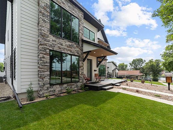 4th image of 4825 W 54th St #B-d