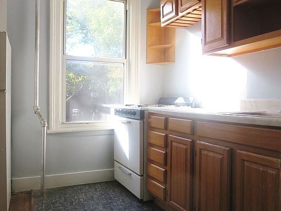 5th image of 247 Clifton Pl #2