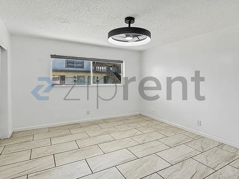 132 W 18th St #2 — Photo 12