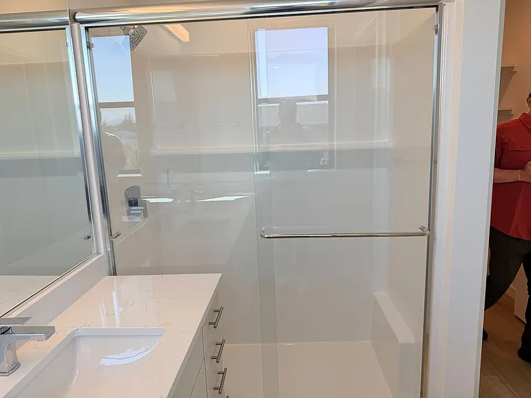 Abbey Creek Square Luxury Apartments — Photo 24
