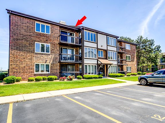 3rd image of 4900 Circle Ct APT 211