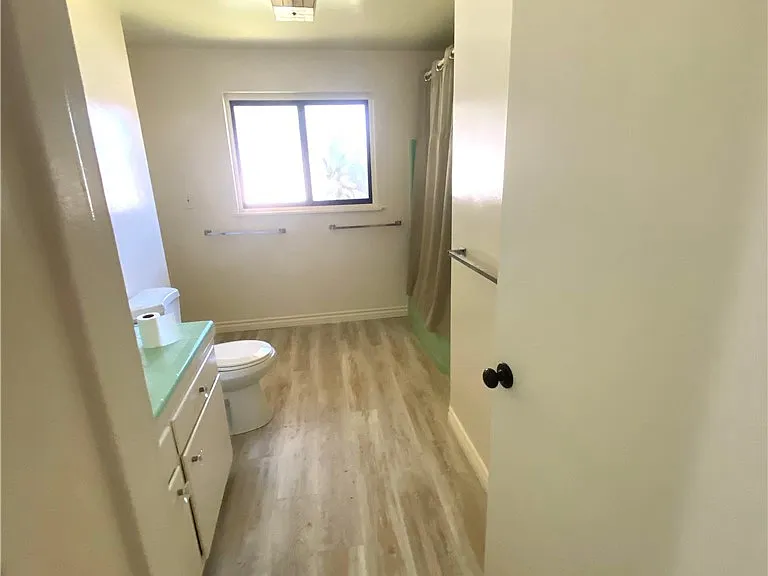 700 E Orangewood Dr — Photo 9