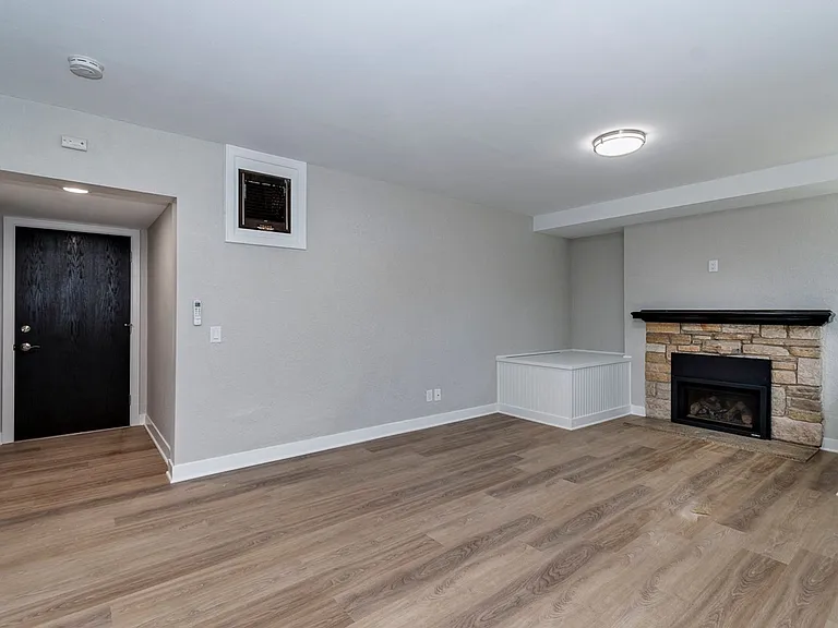 822 W Lakeside St — Photo 8