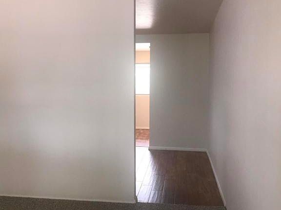 3rd image of 1215 E Kentucky St