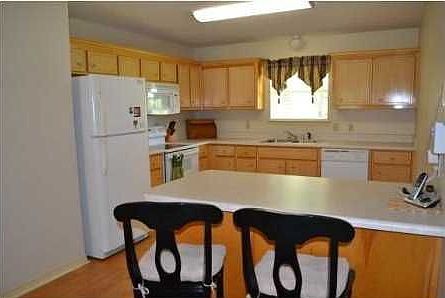 4th image of 5566 Forest Hills Ln