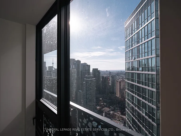 55 Charles St E #4306 — Photo 13