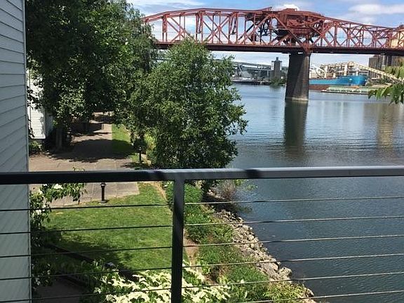 5th image of 840 NW Naito Pkwy