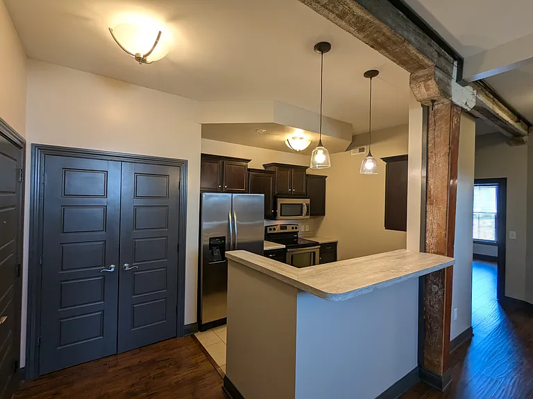 126 W A St #1B — Photo 9