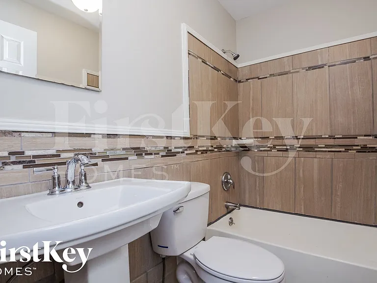908 Foxborough Rd — Photo 12