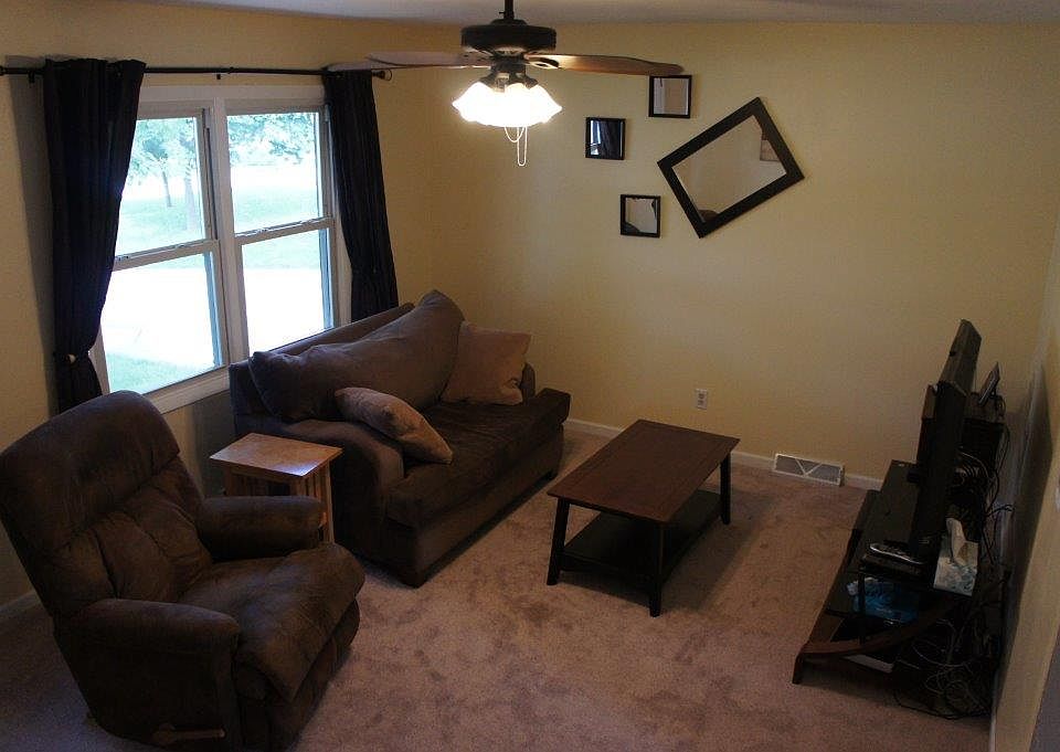 1st image of 1221 Calumett Dr