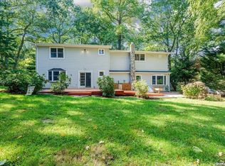 3 Glenview Ave, Northport, NY 11768